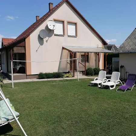 In Balatonmariafürdo 19233 Apartment