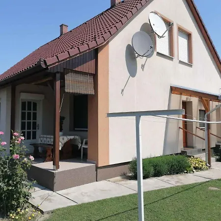Apartment In Balatonmariafürdo 19233