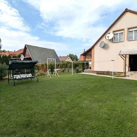 Apartment In Balatonmariafürdo 19233 *