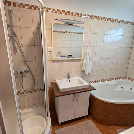 In 19233 * Balatonmáriafürdő